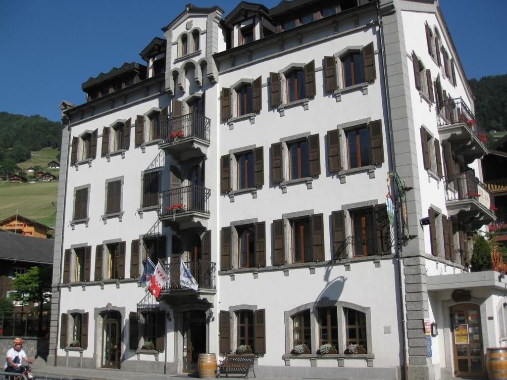 Auberge De La Bourgeoisie Troistorrents Extérieur photo